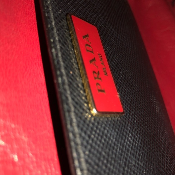 REAL Prada Saffiano Bag - Picture 4 of 8